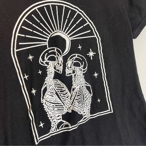 SHEIN Black and White Skeleton Love Graphic Crewneck T Shirt Top Size Medium - Picture 2 of 4